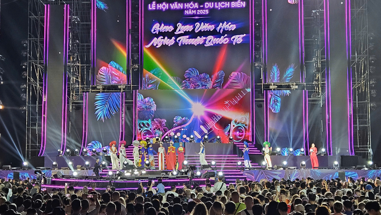 Chương trình Đêm ngày thứ 2 Giao lưu Văn hóa Quốc tế