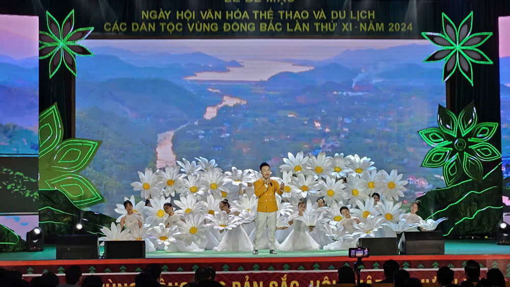 Ca nhạc kỷ niệm Ngày Hội Văn Hoá Thể Thao & Du Lịch Vùng Đông Bắc