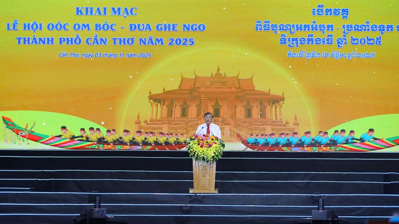 Lễ hội Óoc Om Bóc Đua ghe Ngo TP Cần Thơ 2