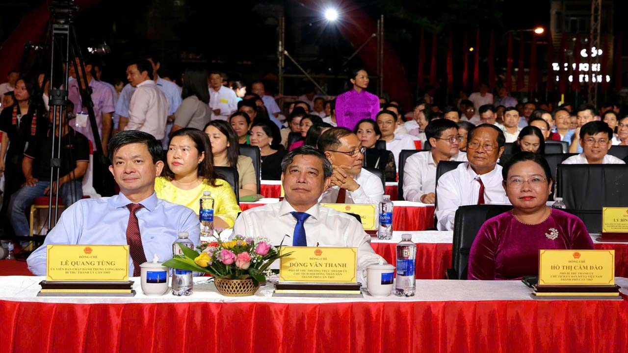 Lễ hội Óoc Om Bóc Đua ghe Ngo TP Cần Thơ 3