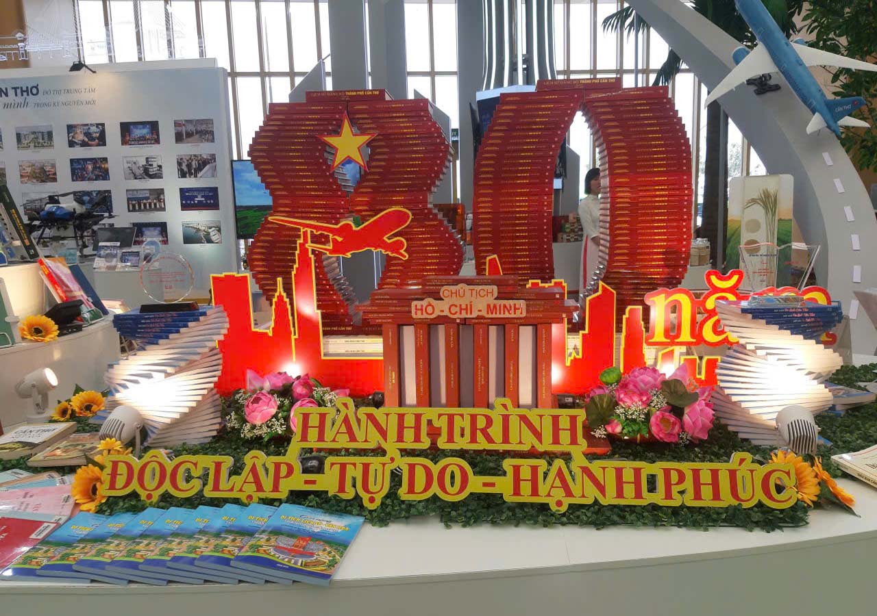 Triển lãm Thành tựu 80 năm Rạng rỡ Cần Thơ 5