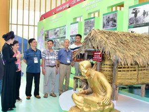 Triển Lãm Thành tựu 80 năm Tuyên Quang 1