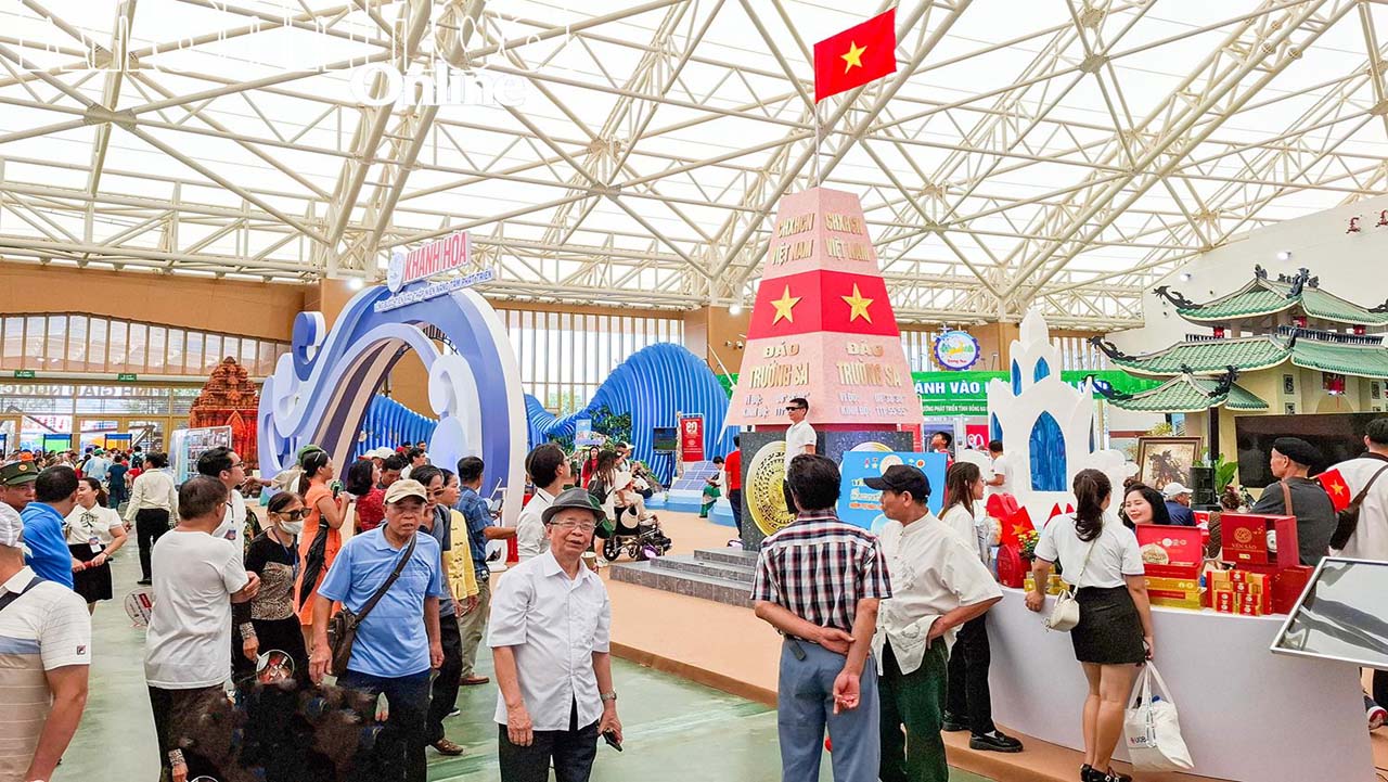 Triển Lãm Thành tựu 80 năm Khánh Hòa 1