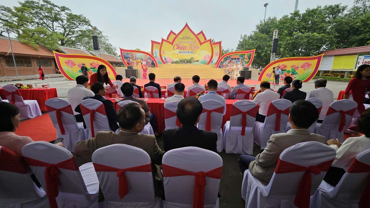 Truyền Thông Rồng Việt Khai mạc Lễ Hội Chùa Keo 5